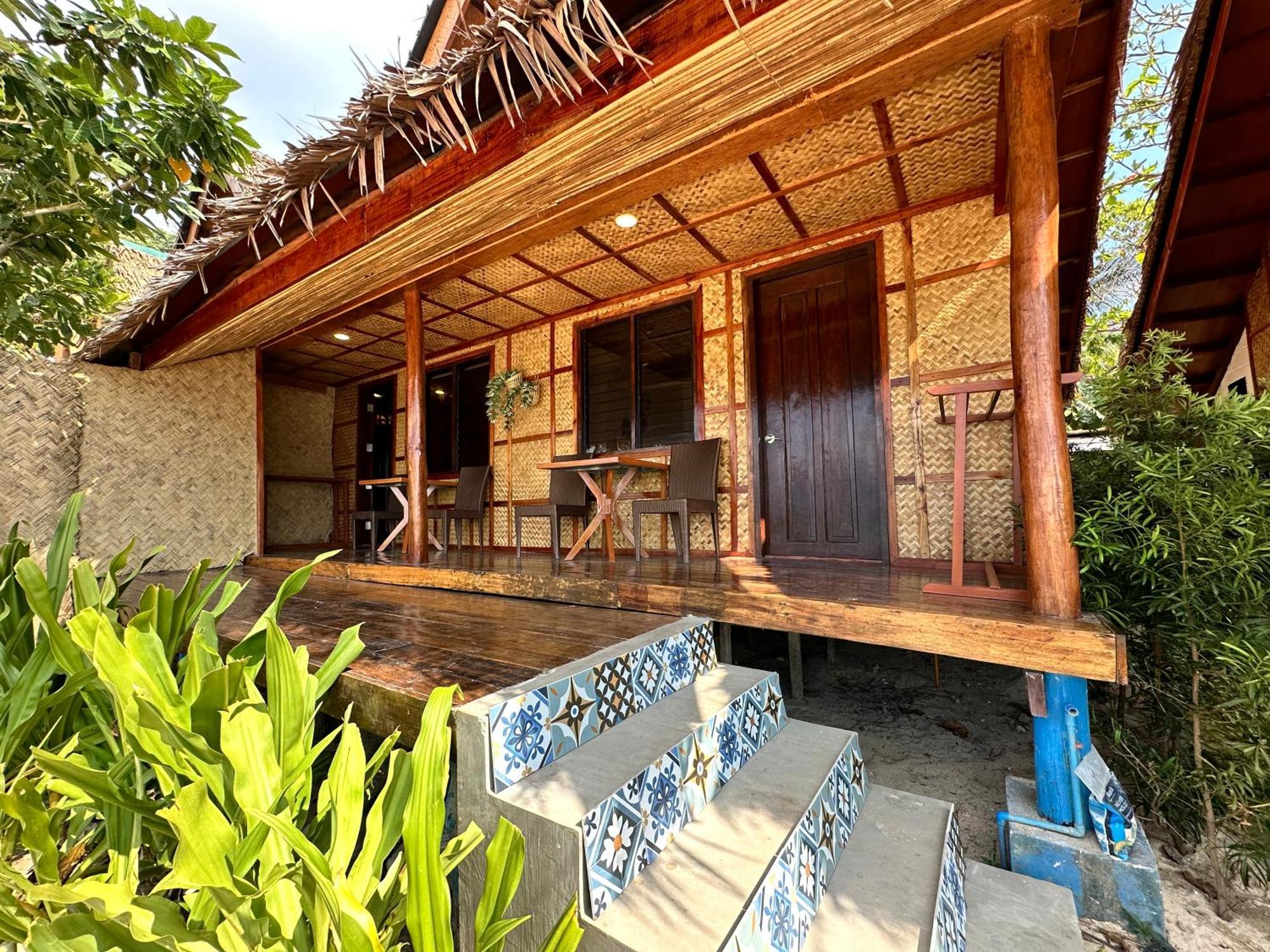 Beach Huts El Nido Bed and Breakfast Exterior foto